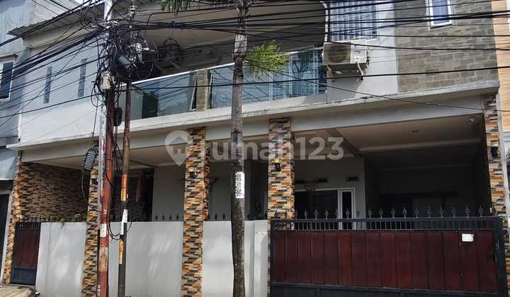 Ready-to-Live House. Comfortable. Safe. Strategic. Suitable for Investment. Ready-to-Live House. Comfortable. Safe. Strategic. Suitable for Investment.