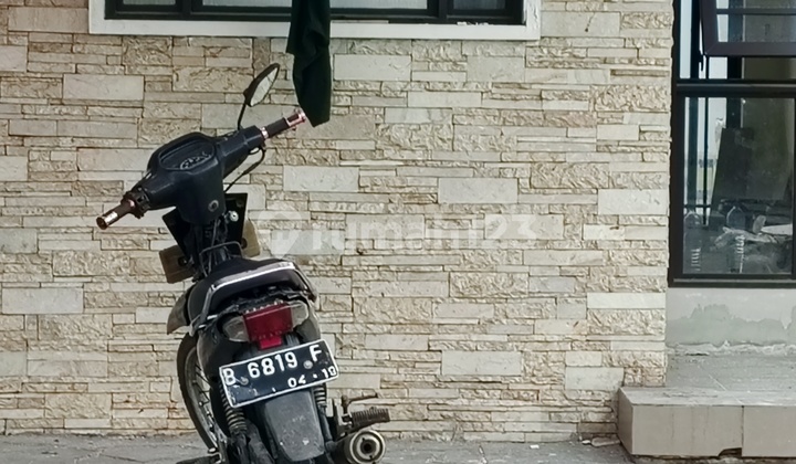 Ready-to-Occupy Town House Vanya Park 2