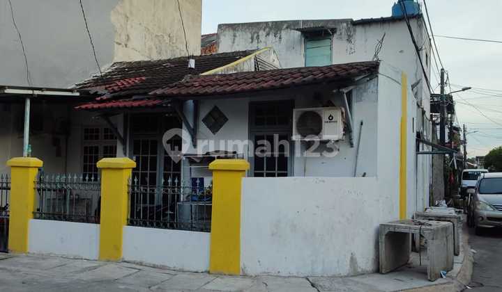 Ready-to-Occupy House in Pinang Grya Cileduk, Tangerang City
