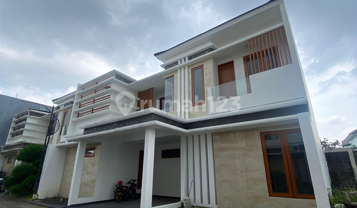 Rumah Mewah Full Furnished di Jogja: Dekat Ugm dan Pusat Kota