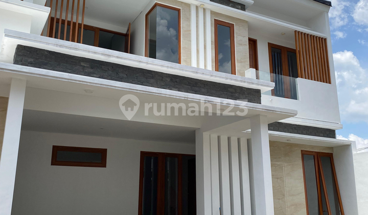 2-Story House: Luxurious, Near UGM Campus & Yogyakarta City Center 2