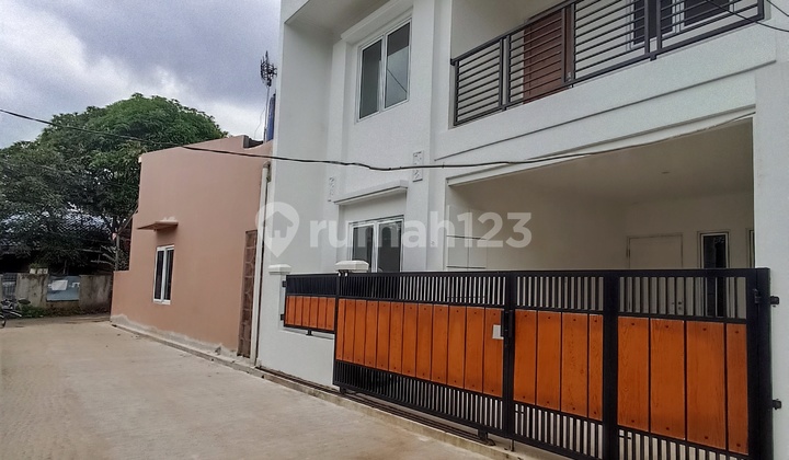 Dijual Rumah Baru Dekat Pintu Tol Kukusan Depok 2