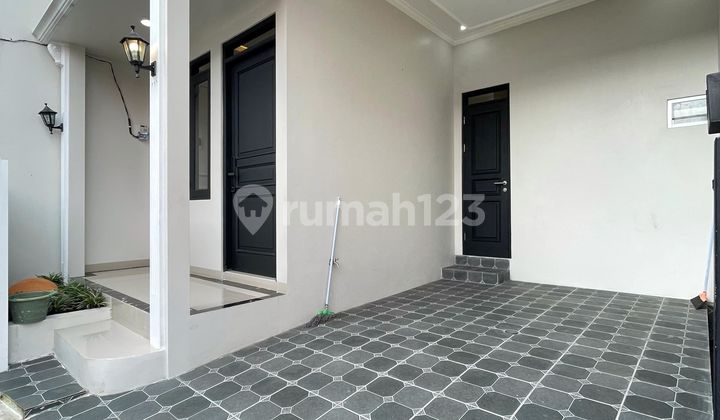 New Minimalist Modern House in Jagakarsa, South Jakarta 2