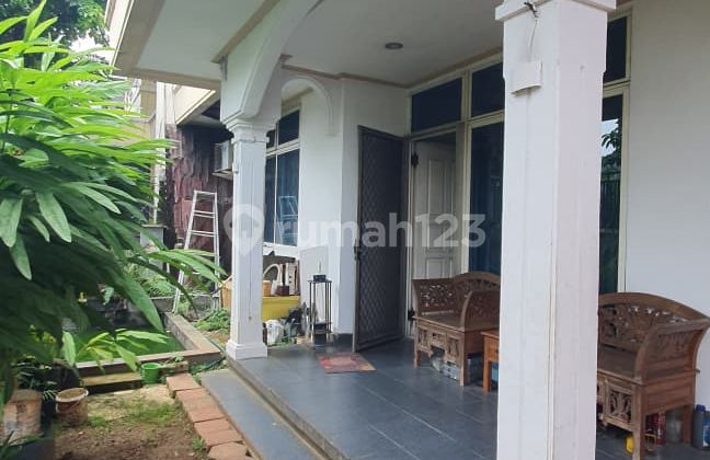 Dijual Rumah 2 LT Nyaman 4+1 KT di Kawasan Taman Golf Modernland 1