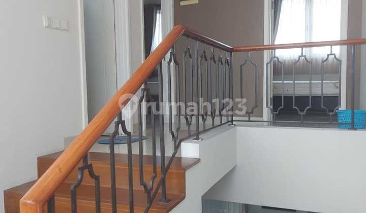 Dijual Rumah 2 Lantai Siap Huni 3+1 KT Semi Furnish Greenwich BSD Dijual Rumah 2 Lantai Siap Huni 3+1 KT Semi Furnish Greenwich BSD