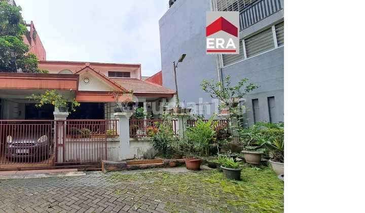 Rumah 1 Lantai Siap Huni Lingkungann Asri di Palem Semi Dekat Tol 2