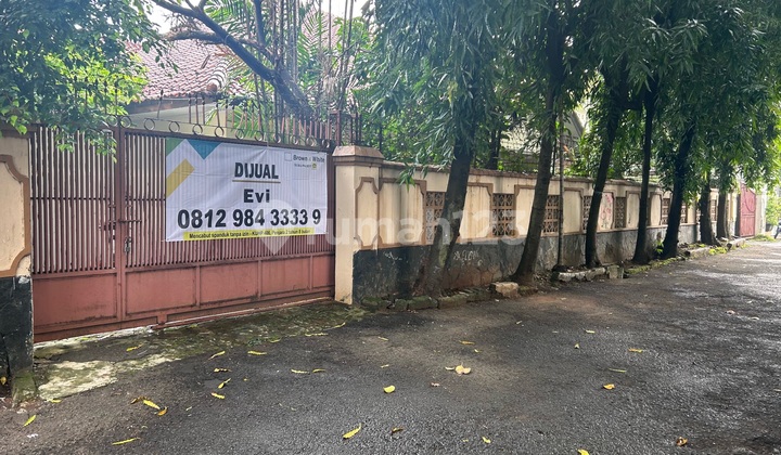 Rumah Tua Hook Luas Murah di Pusat Kota Jakarta