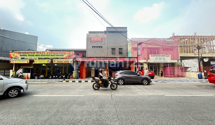 3-Story Wide Shophouse in Strategic Location in Depok 2 3-Story Wide Shophouse in Strategic Location in Depok 2