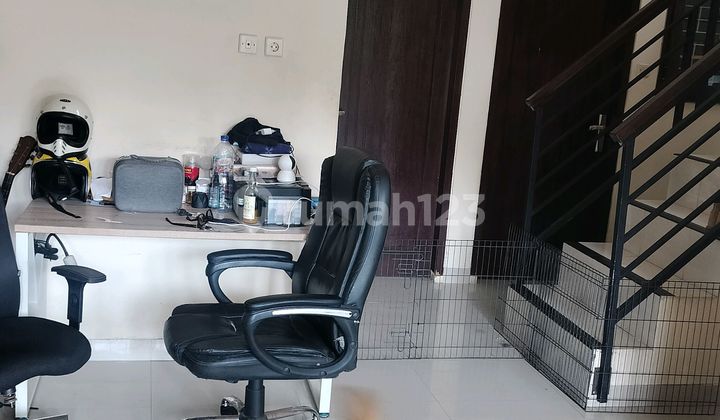 Disewakan Rumah 2 Lantai Strategis