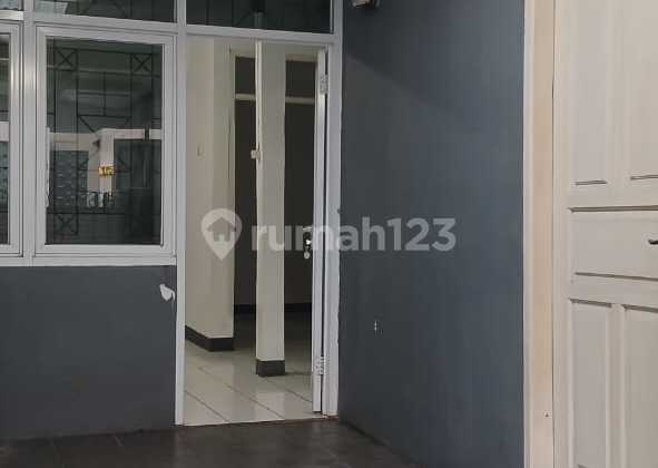 Ready-to-Occupy Second Home with Minimalist Concept 2