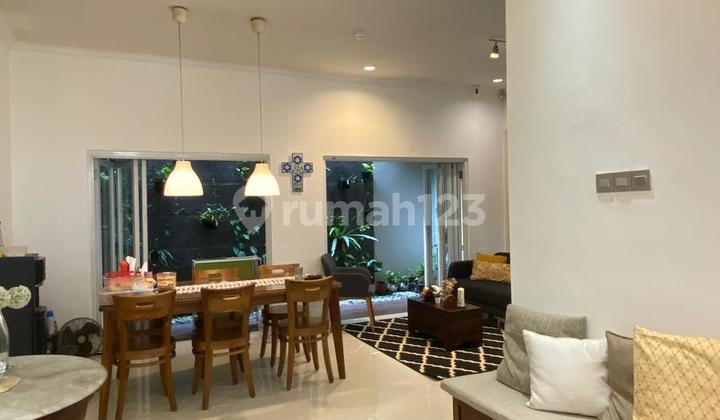 Rumah Kucica Bintaro Sektor 9 2 Lantai 4+1Kt SHM Lt144 Harga 3.2M