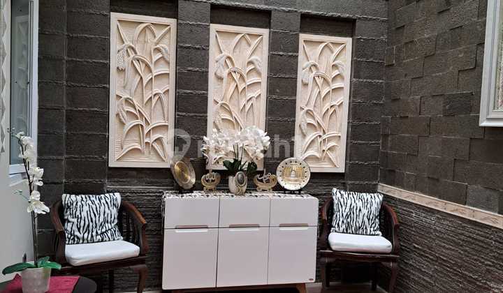 Jual Cepat! Rumah Renovasi 2 LT di De Latinos BSD Semi Furnished