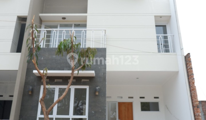 ​[Siap Huni] Private Cluster Eksklusif @ Zamrud Residence Cibubur - Sisa 11 Unit!