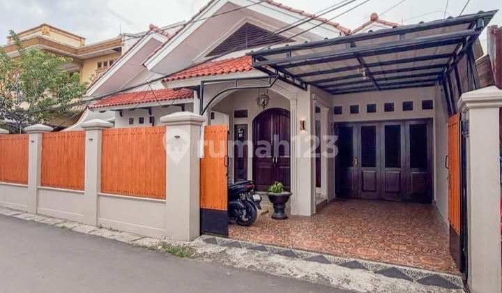 Rumah Bebas Banjir Dekat dengan Tol dan Universitas di Cinere
