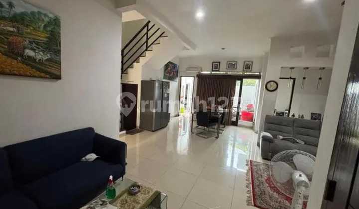 Rumah Dijual Dekat Tol dan Stasiun Semi Furnished di Jagakarsa