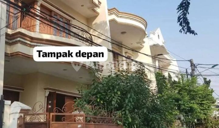 Rumah dengan Full Bata Merah Bebas Banjir di Sunter, Jakut