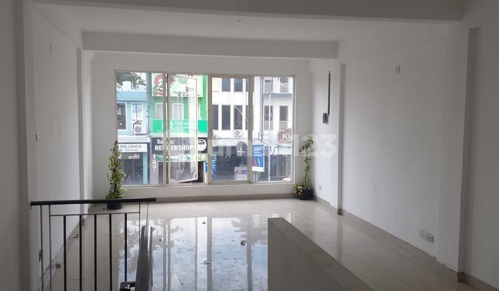 Ready-to-Use 2-Story San Antonio Shop House - East Surabaya 2