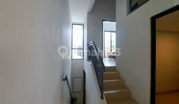 Rumah Minimalis 2 Lantai Diperumahan Baru Legenda Wisata 2