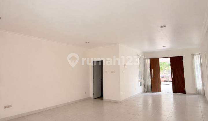 House in Favorite Cluster of Kota Wisata for Quick Sale 2