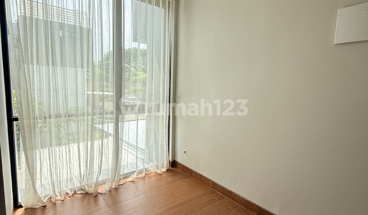 Rumah 3 Lantai Dijual Cepat Harga Nego Sampai Deal 2