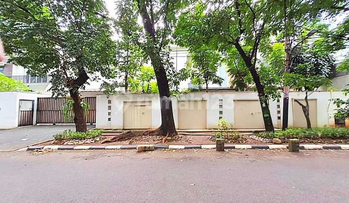 Cipete Raya - Rumah Mewah Dua Lantai Bagus. SHM. LT 1265 M2. Bebas Banjir. Dijl Prapanca Raya. Cipete Utara. Jakarta Selatan