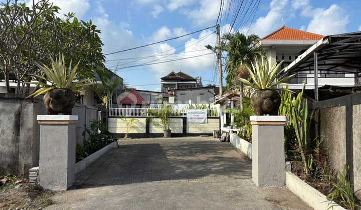 House in a Serene Area, 2-Story Property in Dalung, Badung. 2