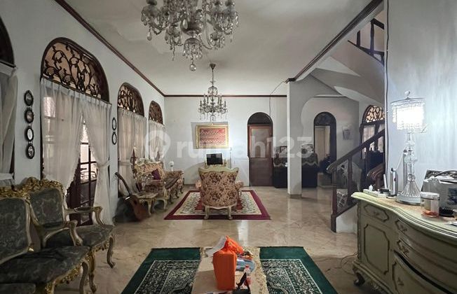 Corner House Suitable for Business in Lebak Bulus 1, Cilandak, South Jakarta 2