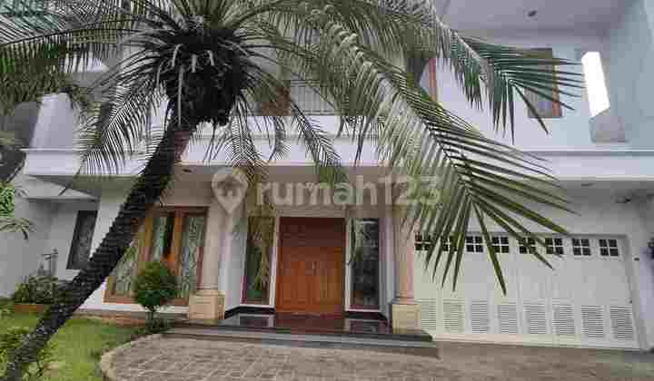 Dijual Rumah Mewah 2 Lantai di Menteng Jakarta Pusat