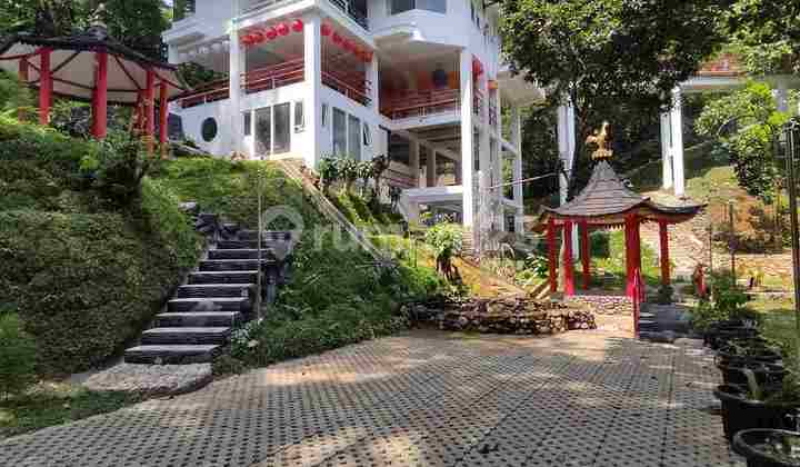 Beautiful Japanese-Style Villa for Sale Cheap in Megamendung, Puncak Bogor