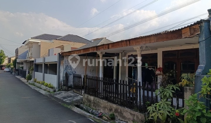 Rumah Lama di Komplek Cempaka Hijau Kampung Utan, Cempaka Putih, Ciputat Timur, Tangerang Selatan