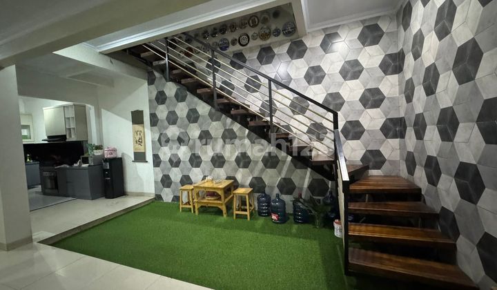 Ready-to-Live House with 10 Fully Furnished Rental Rooms