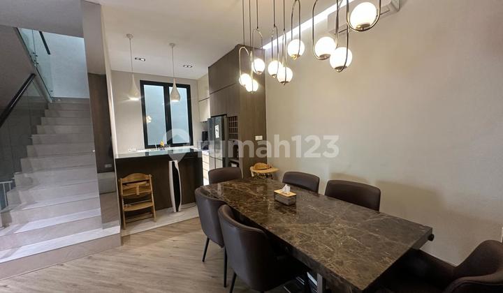 Pik - Rumah Semi Furnished Mayang Permai Pik