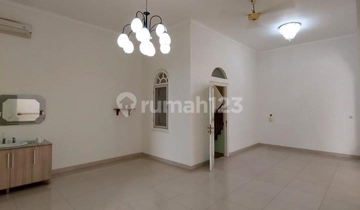 Pik - Venice House Pik, Area 12 X 30