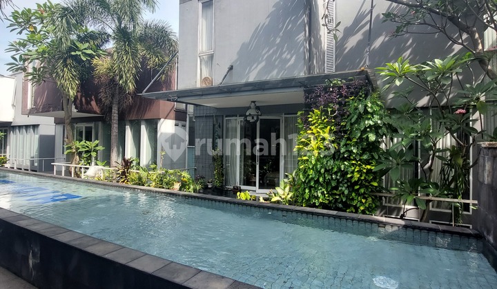 Townhouse Moderen Utopia Residence Cilandak