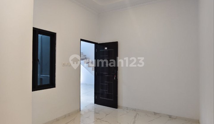 Rumah Baru Ready, Desain Mewah, Tanah Luas, Bebas Banjir di Cluster Jatiwaringin 2