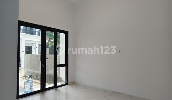 Rumah Baru Ready, Desain Mewah, Tanah Luas, Bebas Banjir di Cluster Jatiwaringin 2