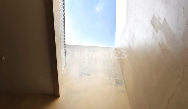 Rumah Baru Ready, Akses 2 Mobil Selangkah Jalan Utama, Tanpa DP, di Cluster Jatiasih