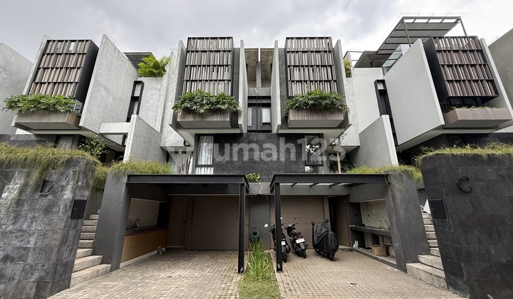 Kebayoran Lama Rumah Mewah 4 Lantai Exclusif Jakarta Selatan Kebayoran Lama Rumah Mewah 4 Lantai Exclusif Jakarta Selatan