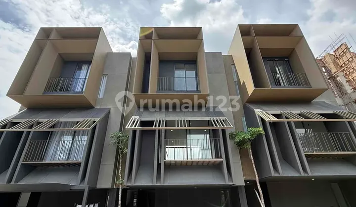 Rumah Bintaro Mewah Modern - Hunian Eksklusif 3 Lantai Siap Huni Dekat dengan Jakarta Selatan Dekat Pintu Tol