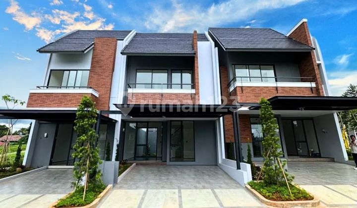 For Sale Riverside Area 2-Story Luxury House with Side Highway Concept