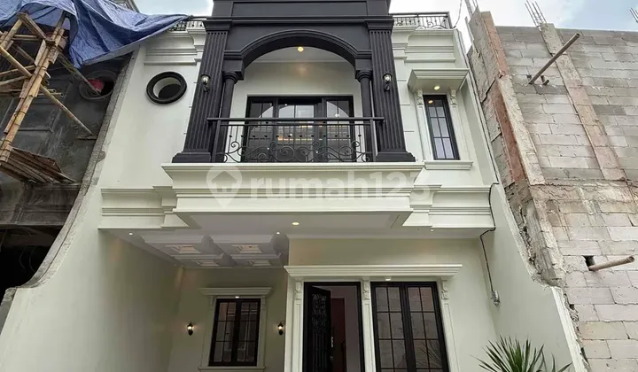 Rumah Siap Huni Jagakarsa dengan Rooftop - Jakarta Selatan