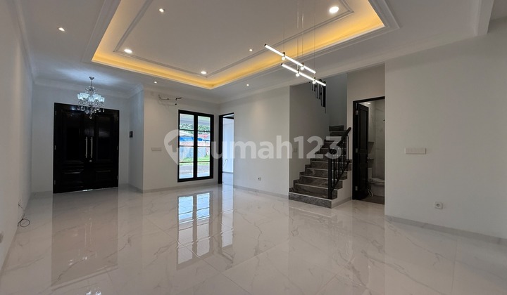 Cibubur - Rumah Mewah 3 Lantai Pinggir Jalan One Gate System 2