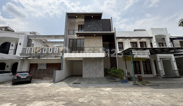 Pejaten Cluster Mewah 3 Lantai Lokasi Strategis Jakarta Selatan