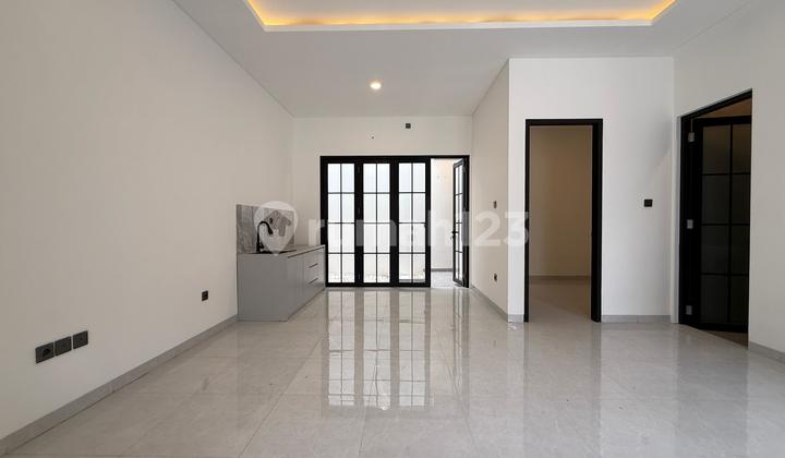 Rumah Nyaman Kemana Mana Siap Huni 2 Lantai di Brigif 2