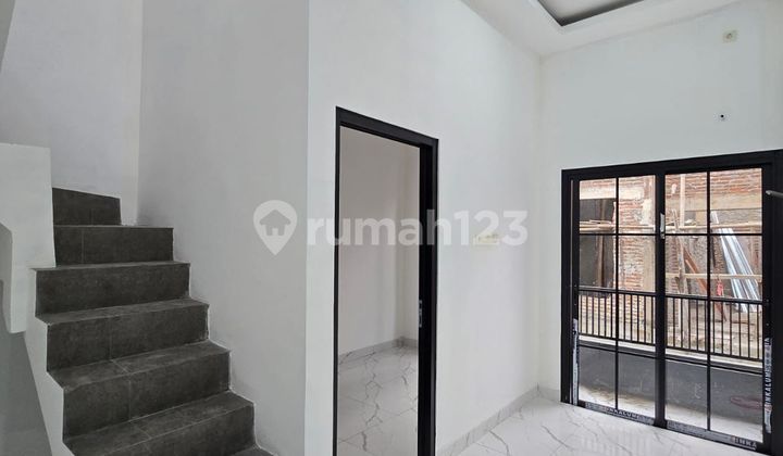 800 Million South Jakarta, Minimalist Luxury House on Main Road Ready to Occupy in Jagakarsa 2