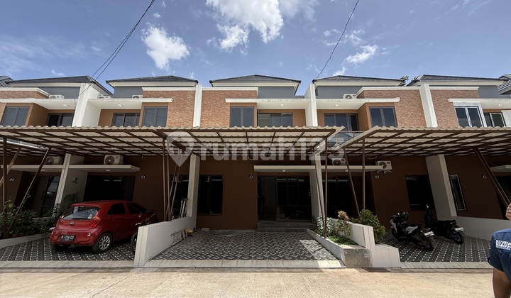 2-Storey House in Cibubur Near Toll Road Strategic Location