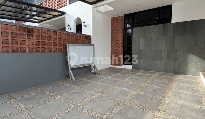 Ready-to-Live 2.5-Storey House Near LRT Harjamukti and Toll Gate Entrance 2