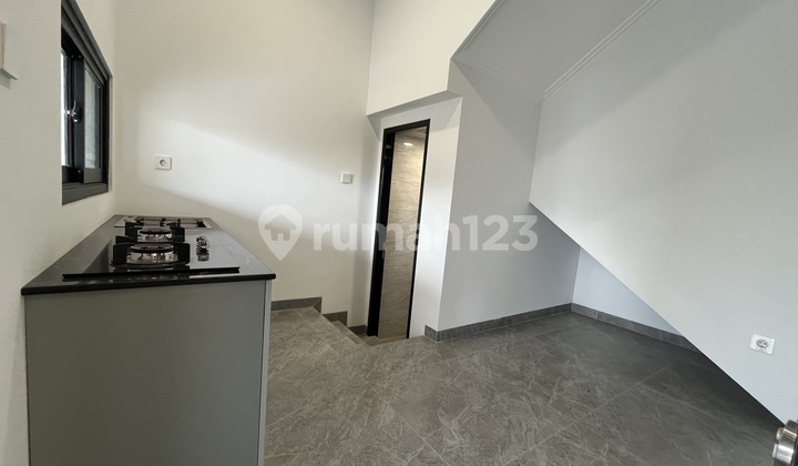 Rumah Mewah 3 Lantai Jakarta Timur 2