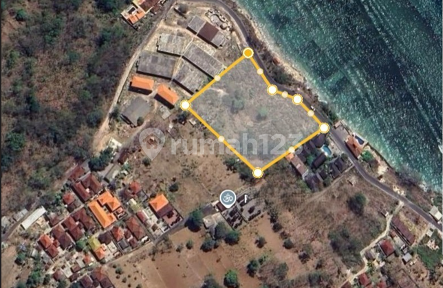 Large and Strategic Land Suitable for Business on Batumulapan Main Road, Nusa Penida Large and Strategic Land Suitable for Business on Batumulapan Main Road, Nusa Penida