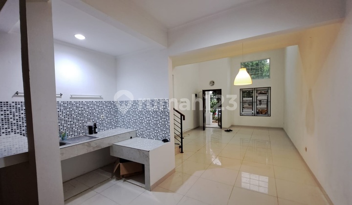 Rumah per tahun di Kota Wisata 2